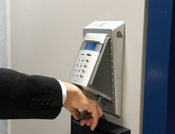 Как использовать биометрические системы контроля доступа для МСП