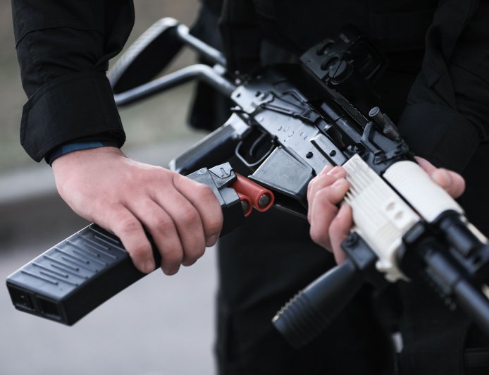 Незаконная передача оружия в ЧОП
