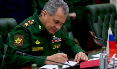 Минобороны подписал приказ о 50-процентной денежной надбавке контрактникам. Они начнут получать ее с 1 сентября.