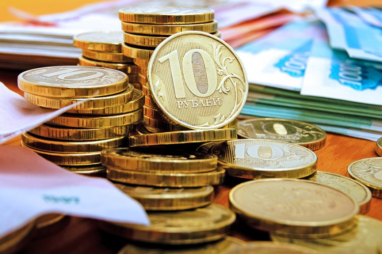 В правительстве могут обсудить возможность освободить россиян с низкими зарплатами от подоходного налога.