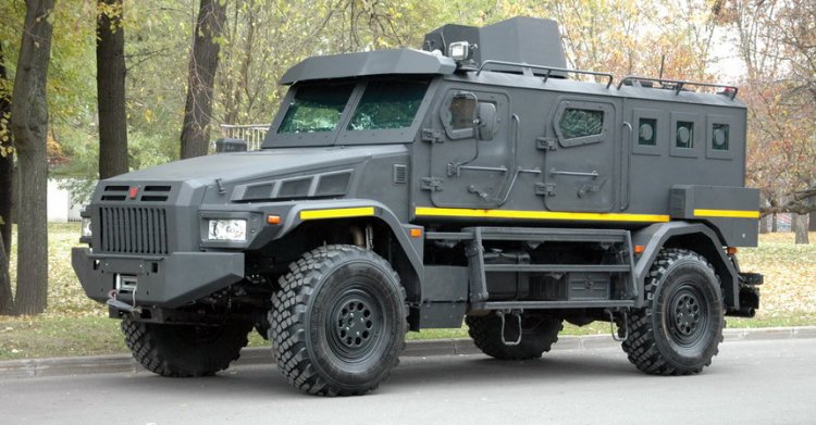 Бронированный автомобиль «Патруль» с управляемым дистанционно боевым модулем получит на вооружение Росгвардия в ближайшее время.