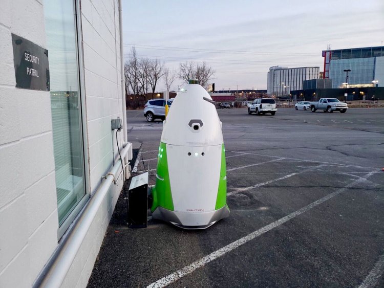 Охранный робот K5 продолжает своё проникновение в разные уголки США.