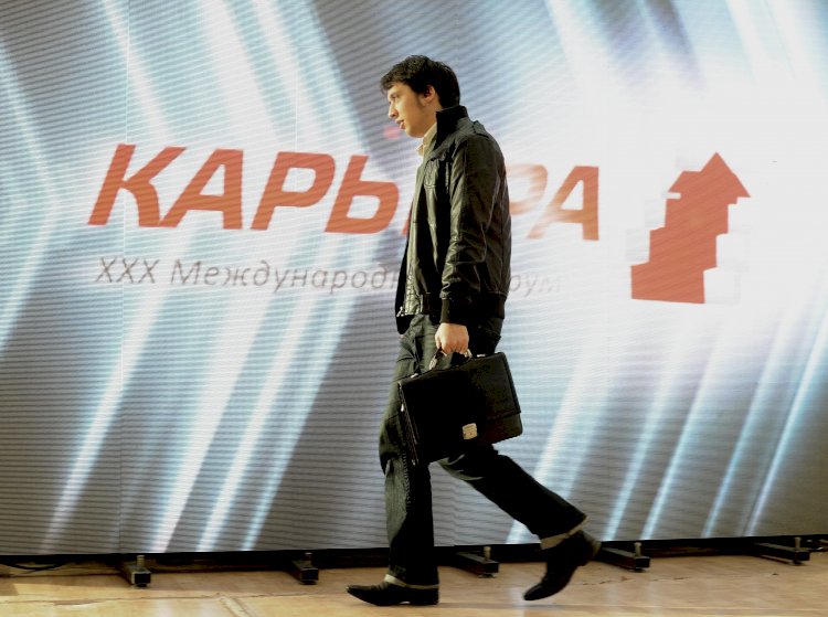 В ближайшем будущем люди будут востребованы на вакансии наиболее высоких и наиболее низких квалификаций.